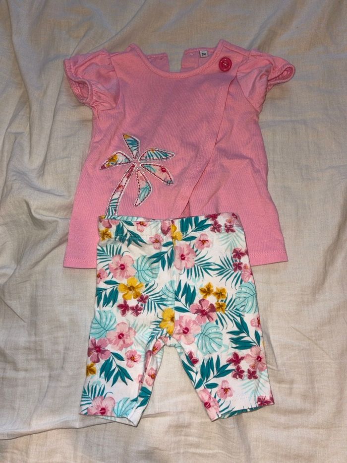 Ensemble teeshirt pantacourt 3 mois