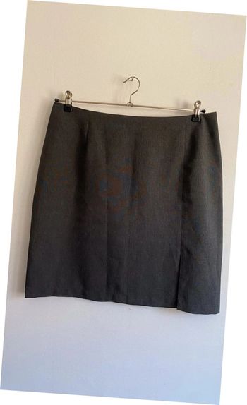 Jupe droite courte grise fendue taille 48