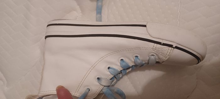 Très belle paire de baskets montante fille Pointure 32 - photo numéro 5