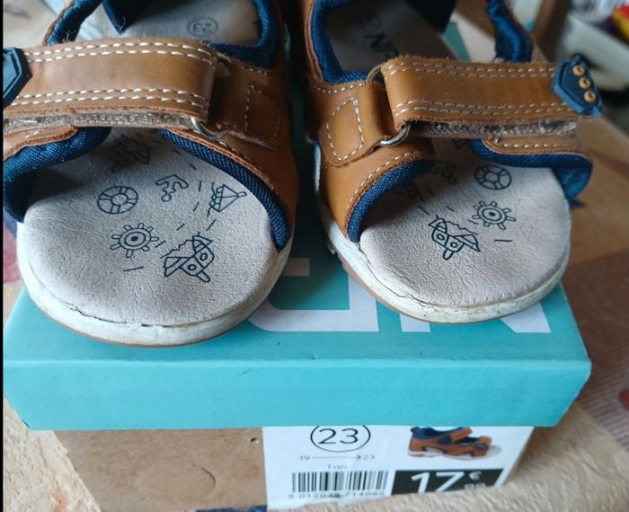 Chaussure taille 23 - photo numéro 7