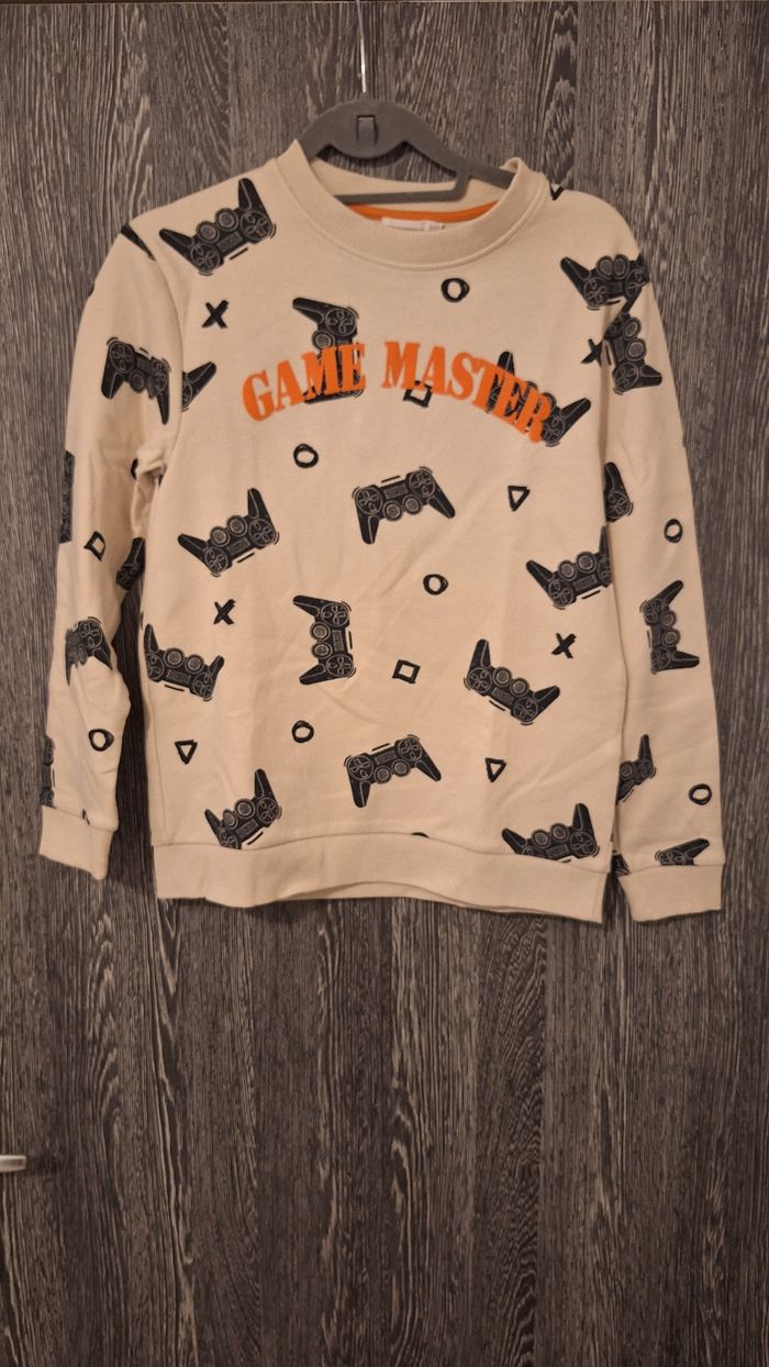 Sweat écru imprimé manettes de jeu noir