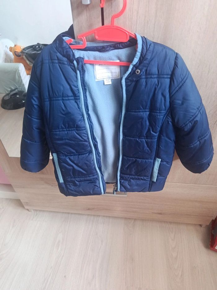 Doudoune avec capuche 3 ans - photo numéro 2