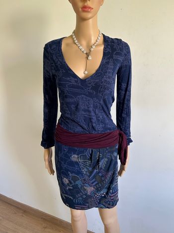 Robe bleue et bordeaux à manches longues Desigual taille XS bon état 