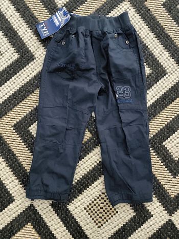 Pantalon 2 ans tyi4 neuf