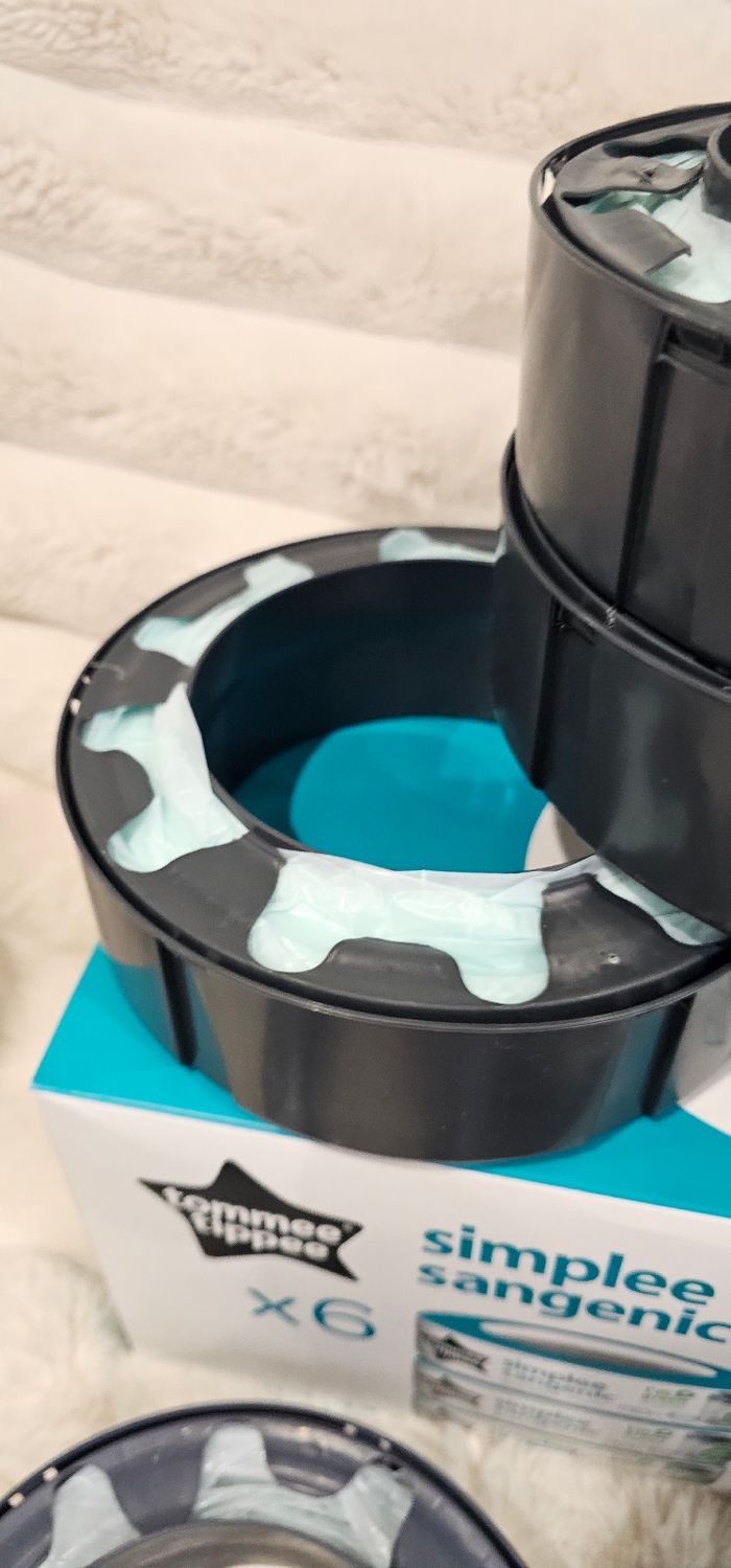 Lot de 4 + 2 recharges originales Simplee Sangenic Tommee Tippee - photo numéro 4