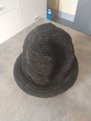 Chapeau noir neuf