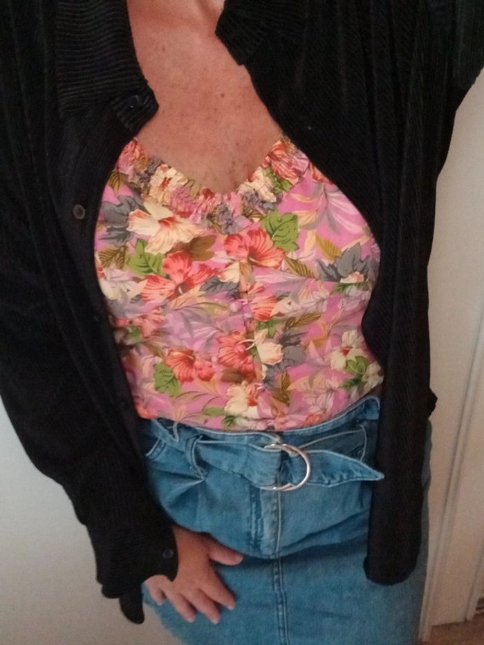 Haut zara fleurie 40