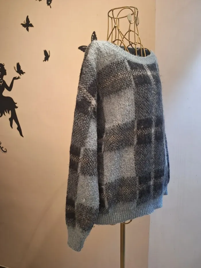 Pull d'hiver à carreaux - photo numéro 2