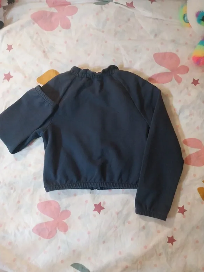 Sweat zippé 6ans. "Ikks " - photo numéro 2