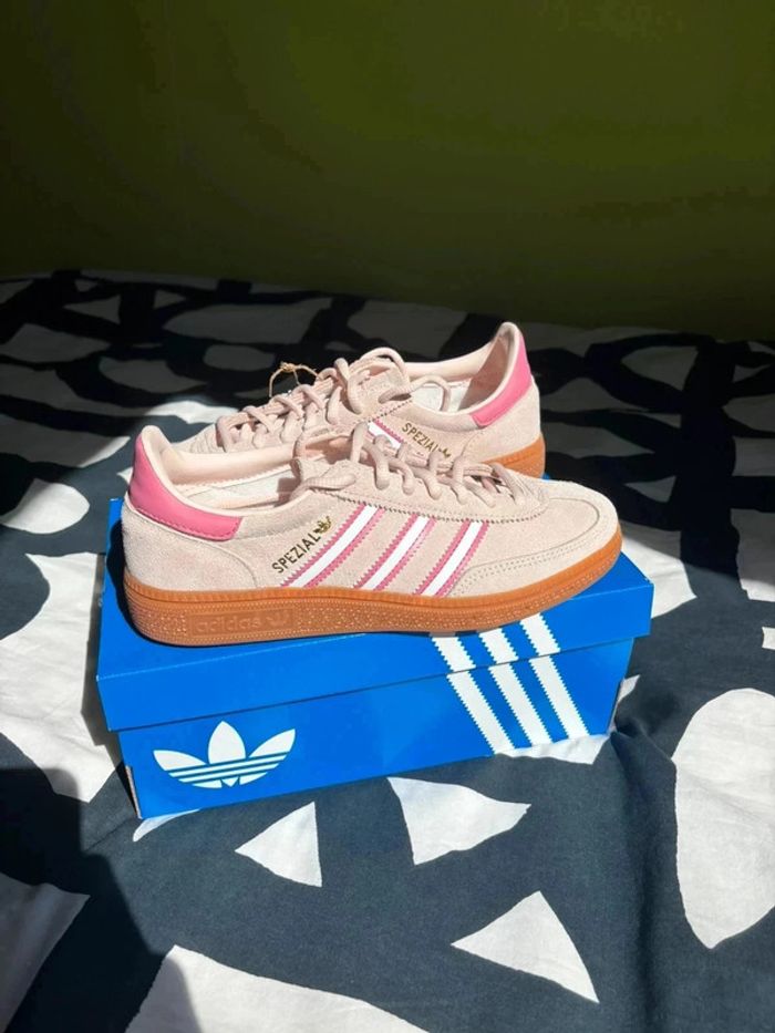 Adidas Spezial Rose Quartz • Taille 36,5 • - photo numéro 3