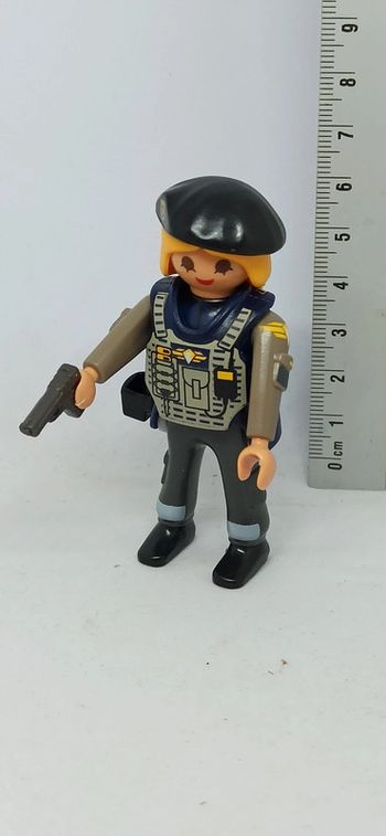 Femme swat avec arme playmobil