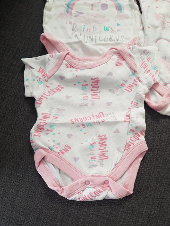 Lot 3 bodys manches courtes licorne - photo numéro 2