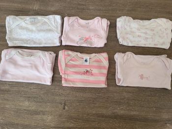 Lot 6 bodies taille 6 mois