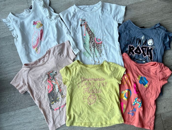 Lots 6 tee shirts 2 ans