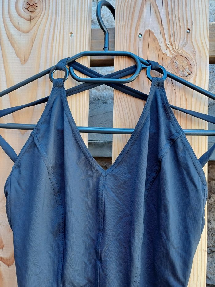 Joli maillot de bain une pièce noir dos croisé taille 38 - photo numéro 4