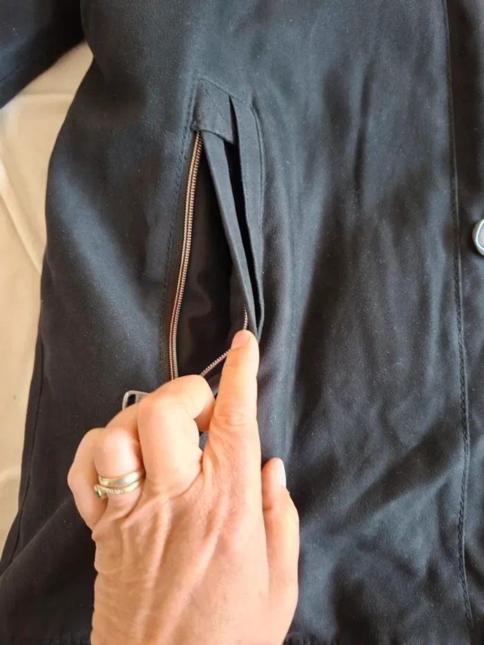 1 manteau homme avec doublure gris /noir taille 48, de nombreuses poches, en parfait état - photo numéro 2