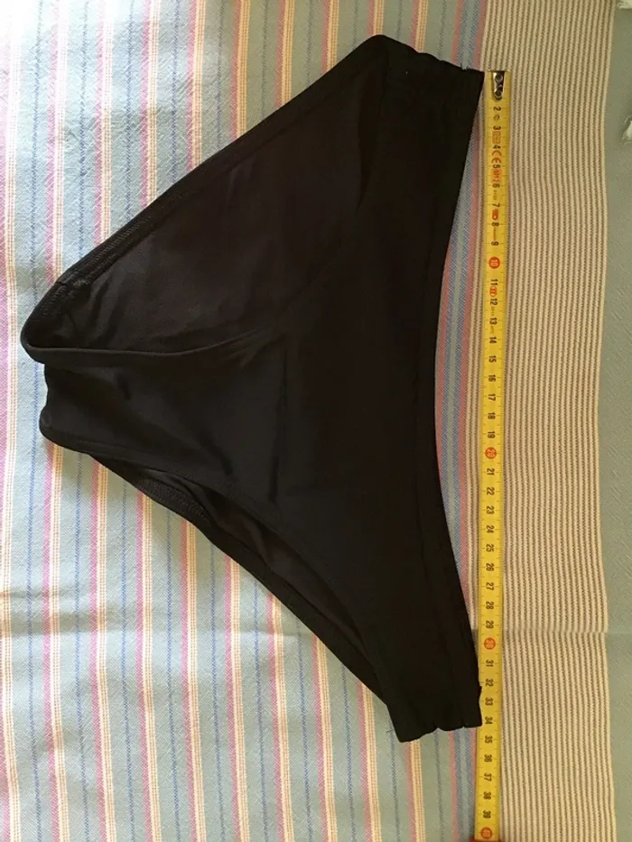 2 bas de maillots de bains noirs - photo numéro 5
