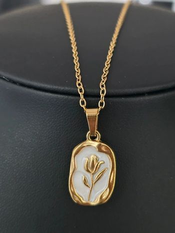 Collier pendentifs fleurs ROSE acier inoxydable dorée