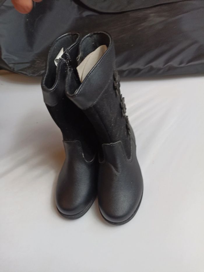 Bottes taille 24 - photo numéro 2