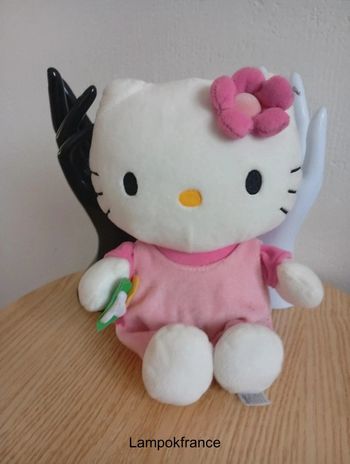 Peluche Hello Kitty très bon état dans les 25cm