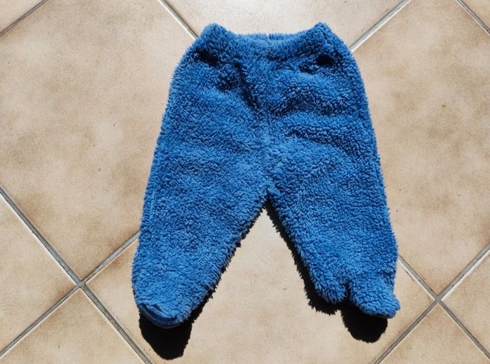 Adorable pantalon polaire bouclée bleu - Doudou pour l'hiver - Taille 6 mois (23) - photo numéro 1