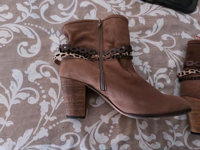 Bottines pointure 40 neuves - photo numéro 2