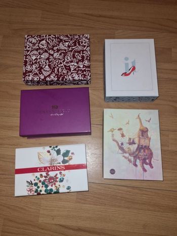 Lot de 5 Belles Boites Cartonnées