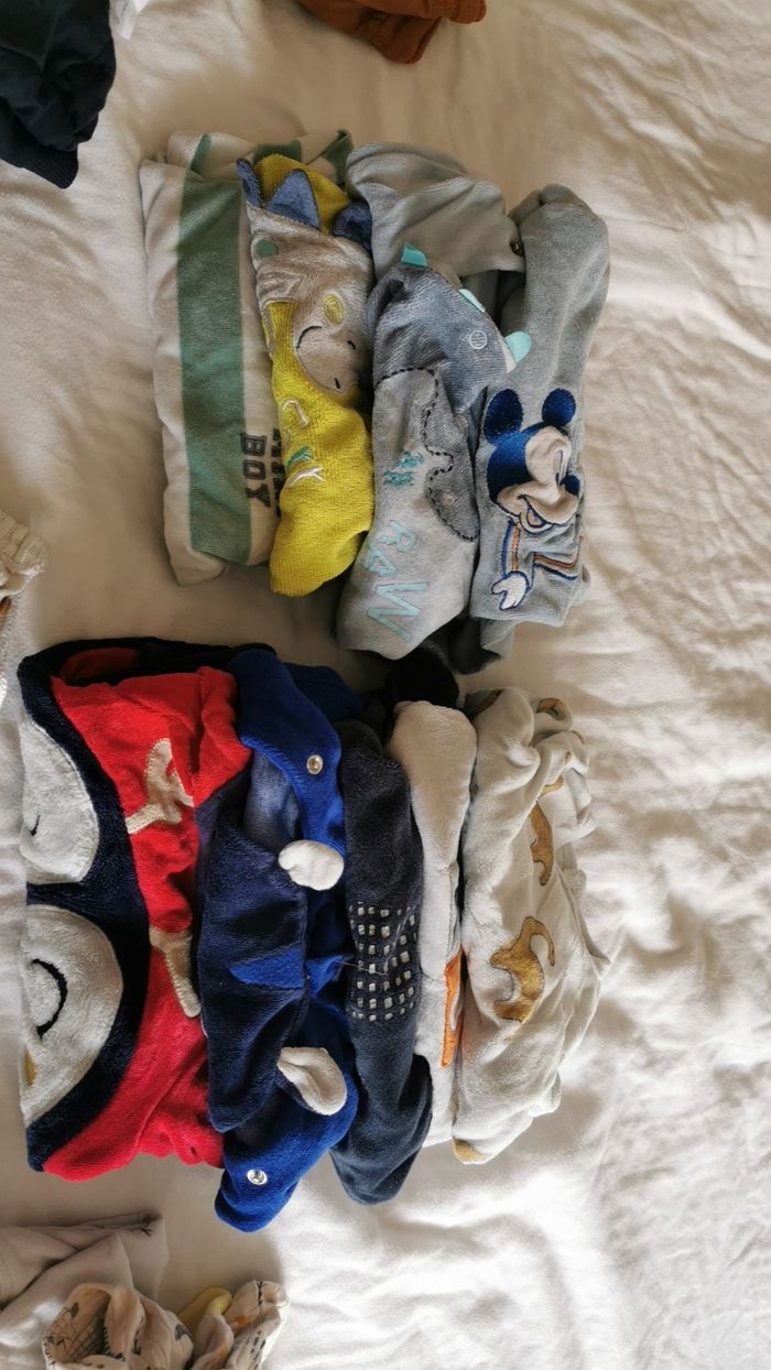 Vêtements 1mois - photo numéro 3