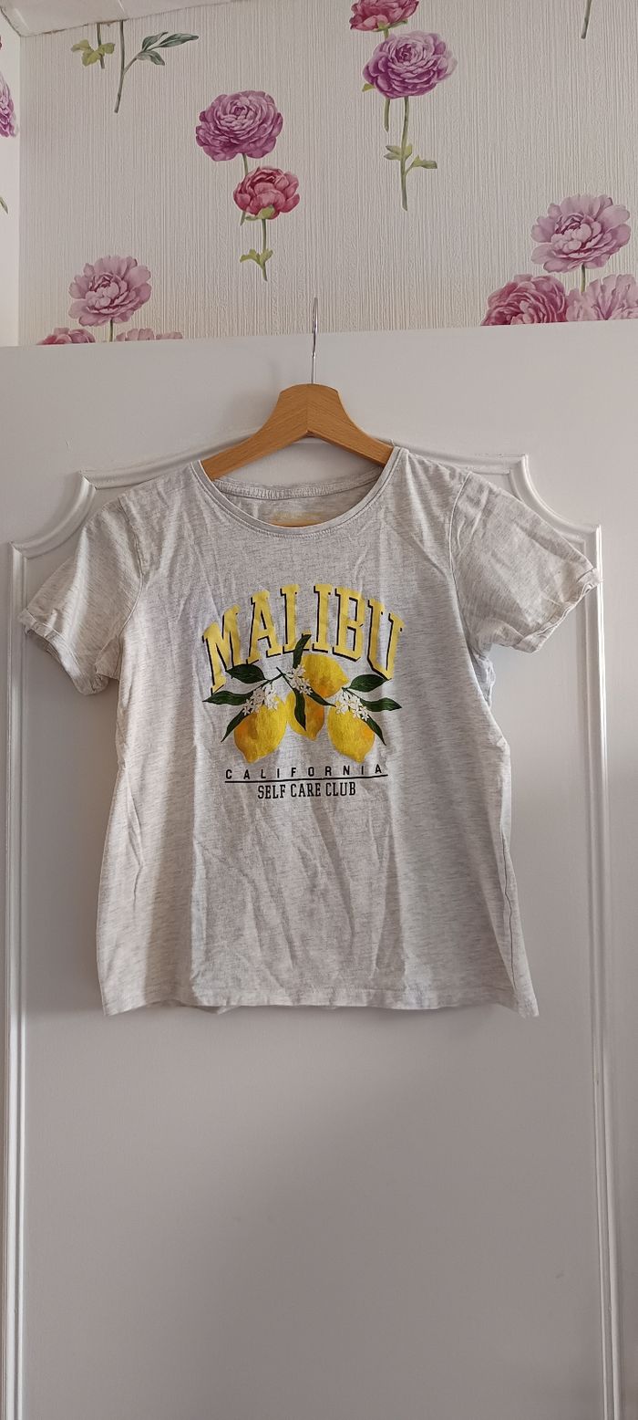 T-shirt gris taille 11/12 ans