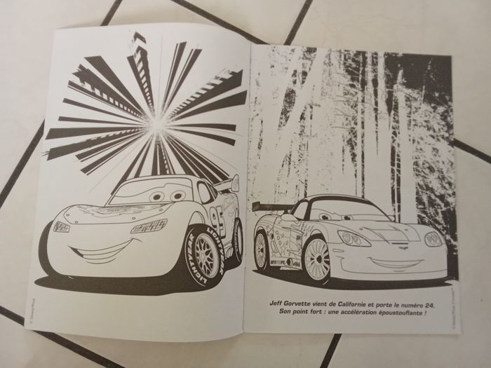 Puzzle et coloriage Cars 2 neuf - photo numéro 2