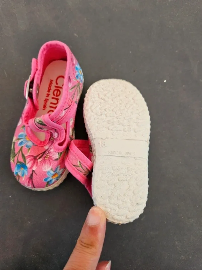 Chaussures bebe t.18 - photo numéro 2