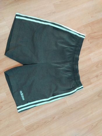 Short adidas taille 38