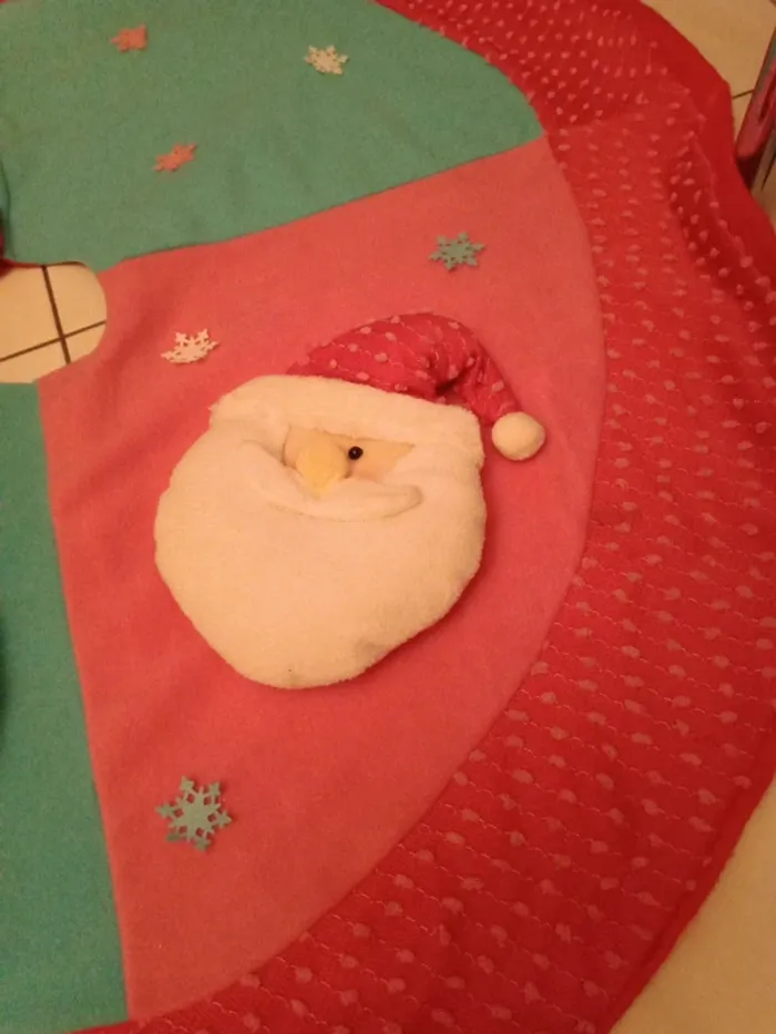 Tapis dessous de sapin père noël en relief - photo numéro 3