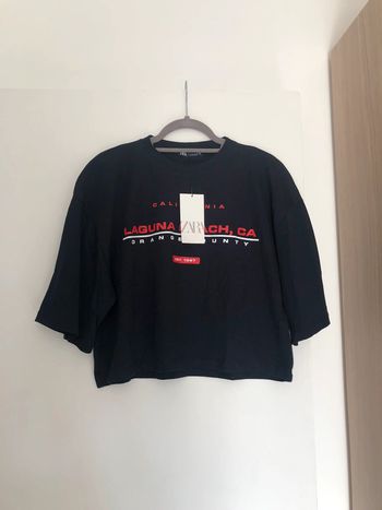 Superbe beau t-shirt court crop Varsity Zara neuf avec étiquette taille L