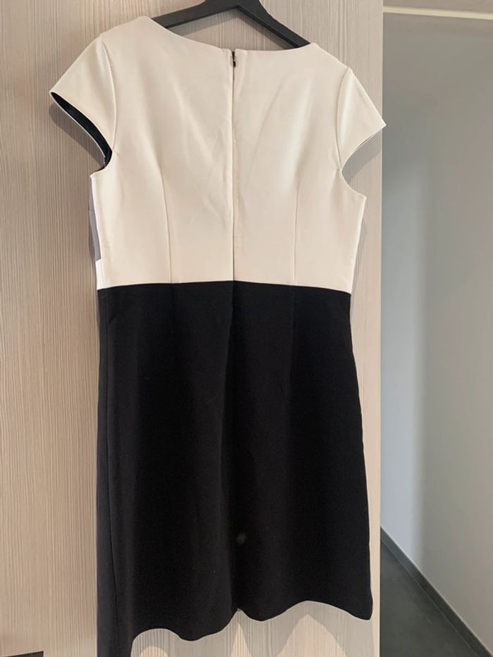 Magnifique robe Jacqueline Riu noire blanche et grise taille 42 neuve jamais portée - photo numéro 2