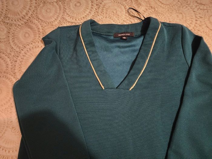 Robe ou longue tunique verte - photo numéro 2