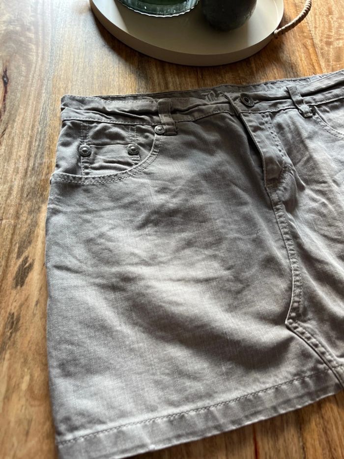 Jupe courte Bizzbee taille 40 - photo numéro 2