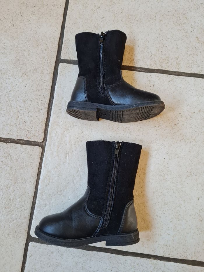 4 paires de chaussures pointure 23 - photo numéro 5