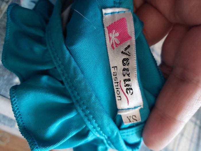 Maillot de bain 1 pièce La reine des neiges Taille 4 ans - photo numéro 2