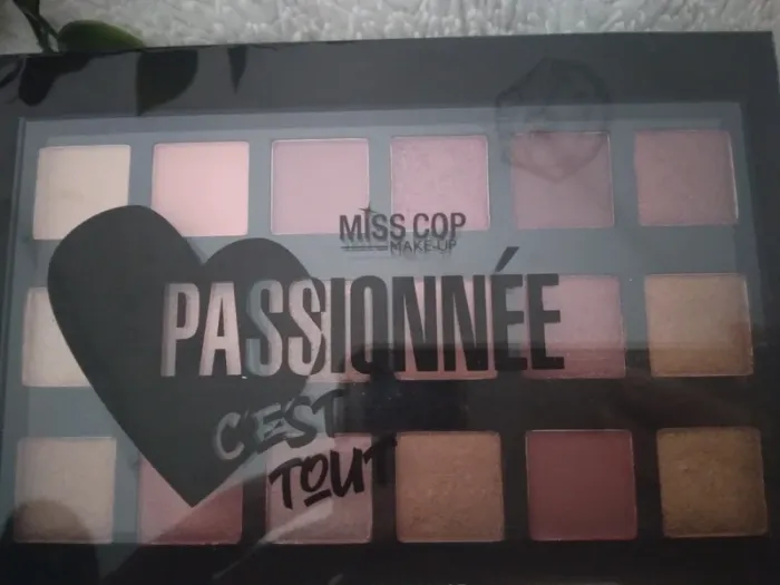 🌸Palette maquillage neuve couleur rose/rouge/dorée🌸 - photo numéro 6