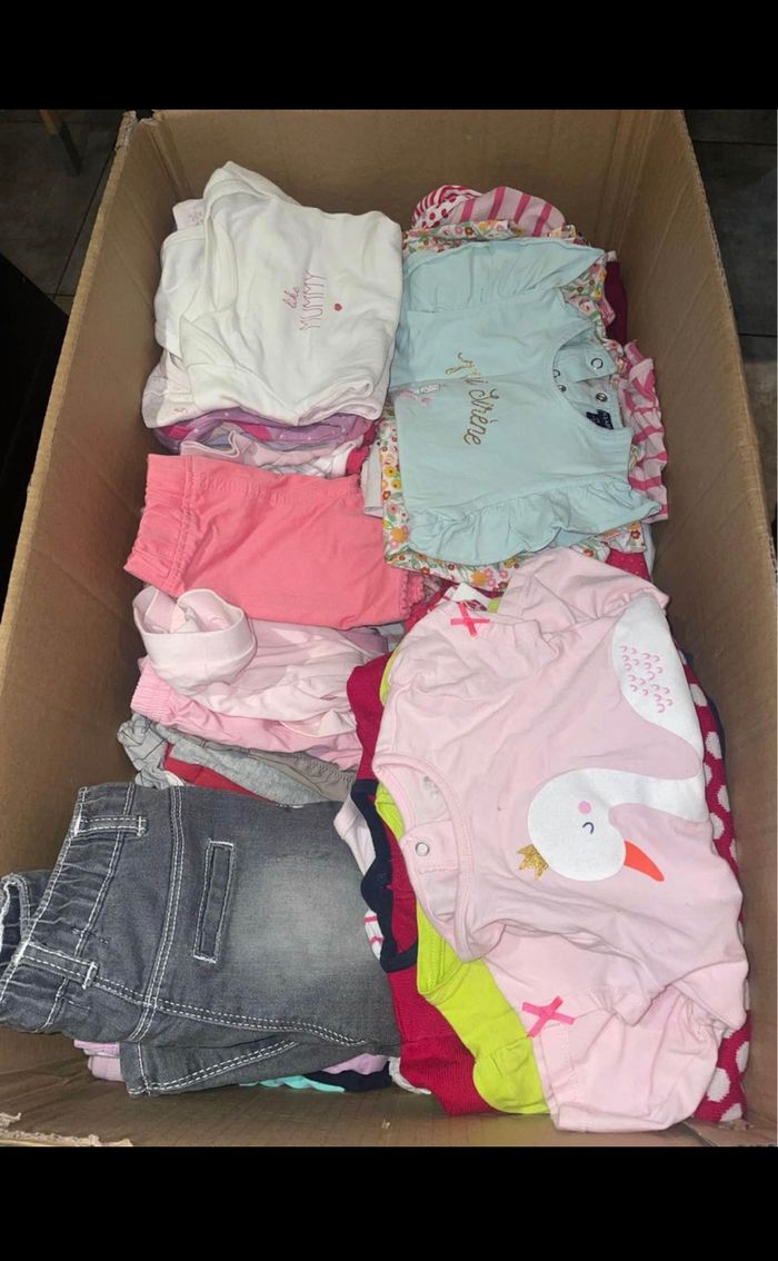 gros lot de vêtements + biberon