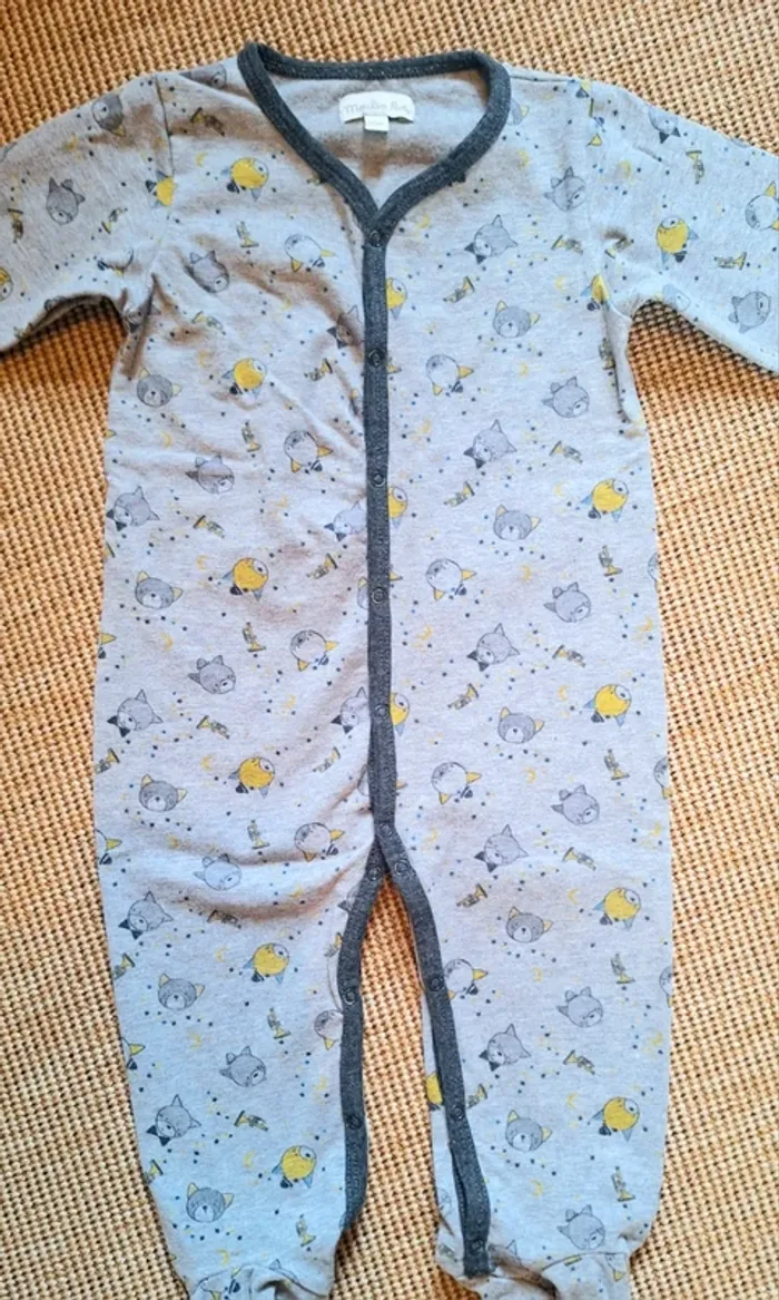 Superbe pyjama garçon en jersey Moulin Roty en 12mois comme neuf - photo numéro 2