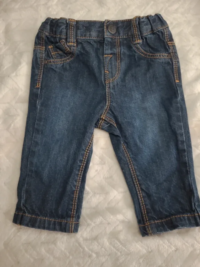 👶Jean taille 6 mois👶