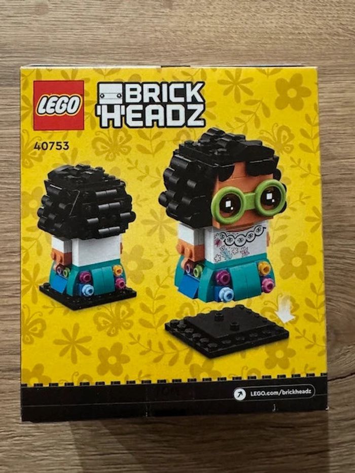 LEGO 40753 : Mirabel Madrigal - photo numéro 2