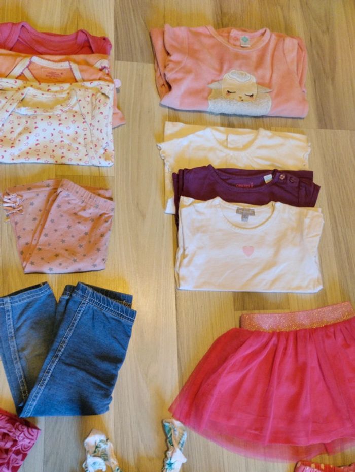 Lot (20 articles) fille toutes saisons, taille 12 mois. - photo numéro 3