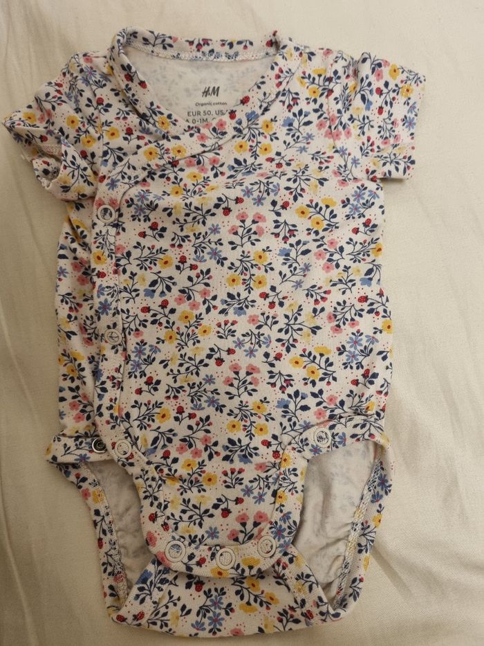 Lots de vêtements bébé fille 0-3 mois - photo numéro 2