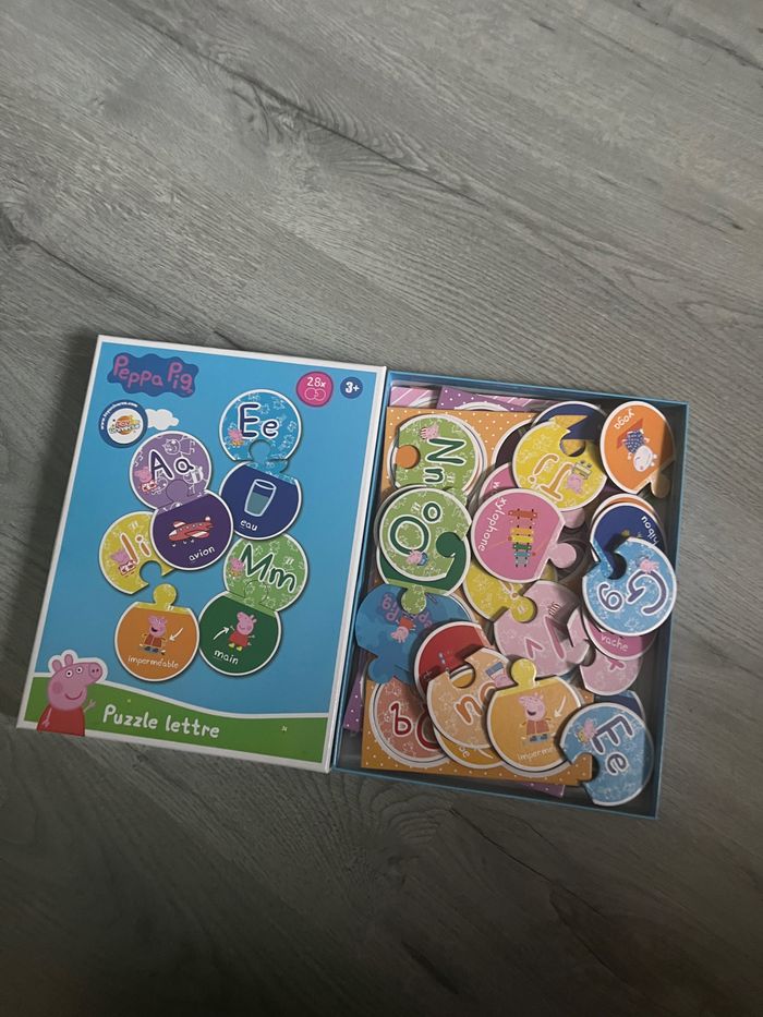 Puzzle alphabet Peppa piG