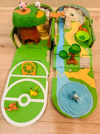 Sac à Dos Dresseur Pokémon + 5 figurines