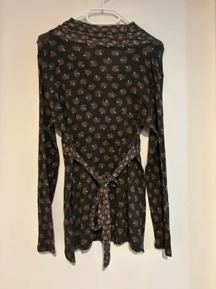 Blouse femme col V taille 42 - XL en très bon état - photo numéro 6
