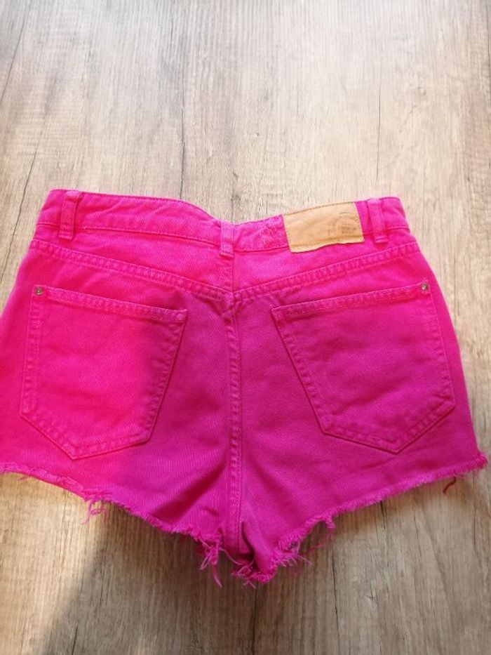 Short fille - photo numéro 2